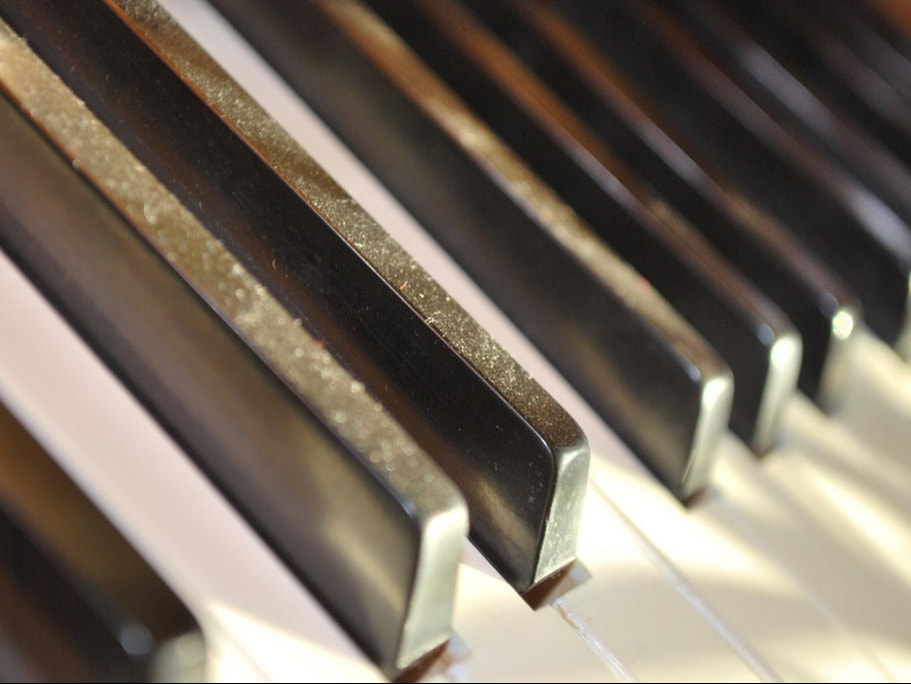 close up on piano keys